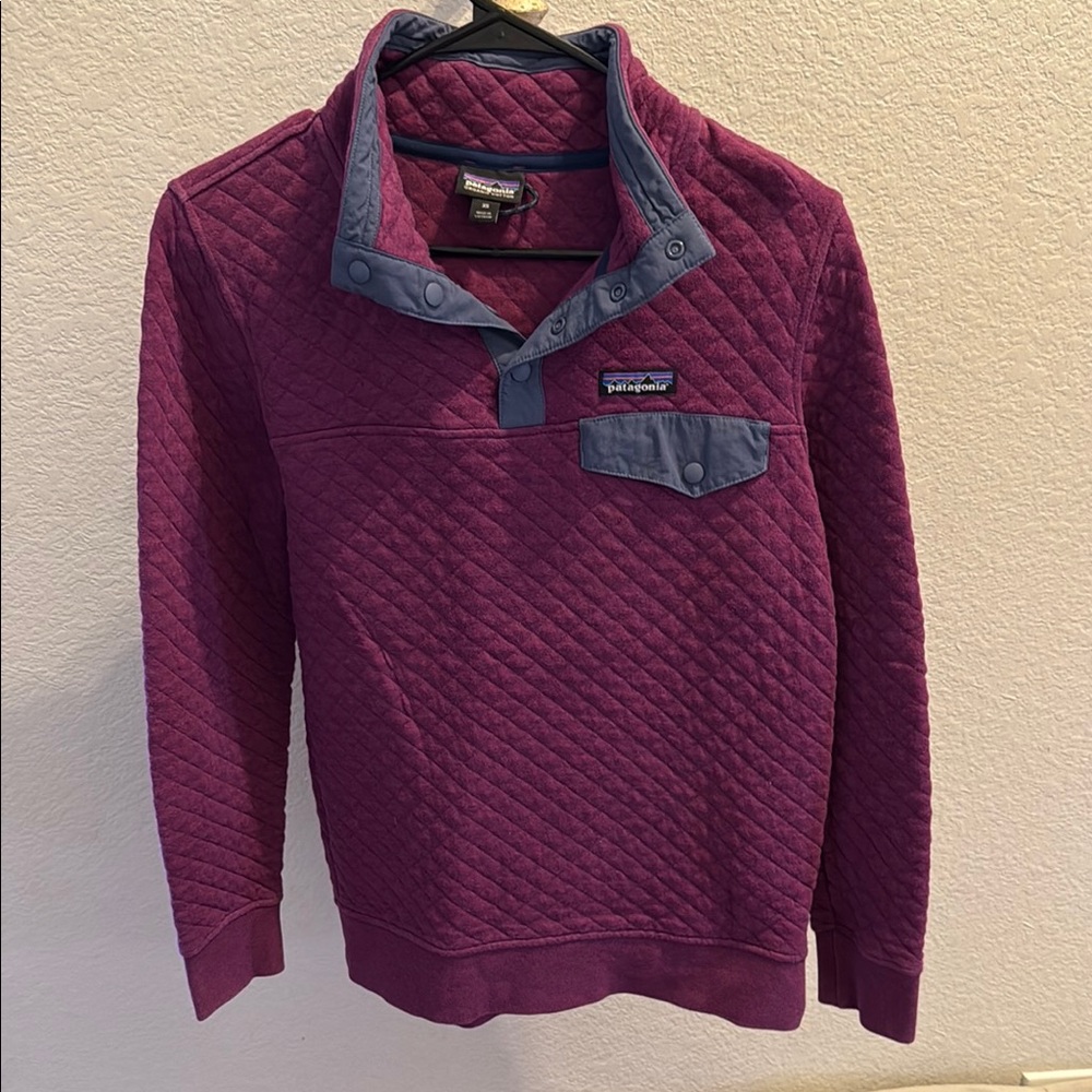 Patagonia Quilted Pullover in Deep Burgundy and Charcoal